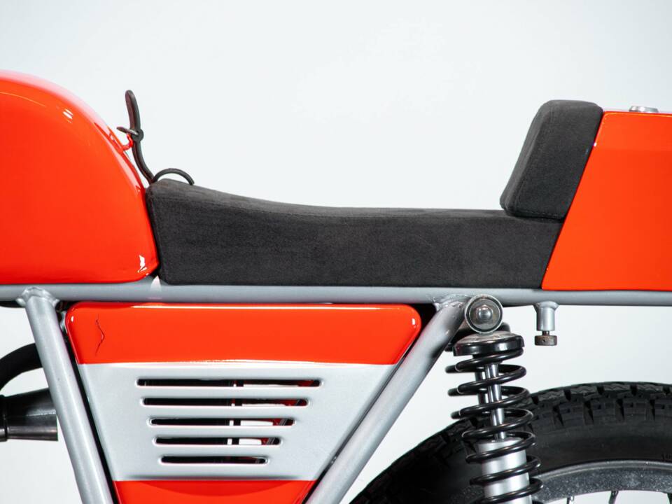 Image 38/50 of MV Agusta DUMMY (1980)