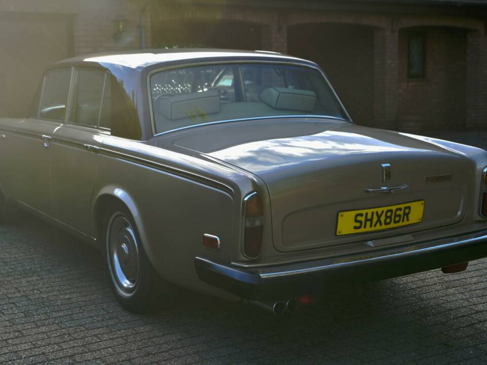 Image 14/50 of Rolls-Royce Silver Shadow II (1977)