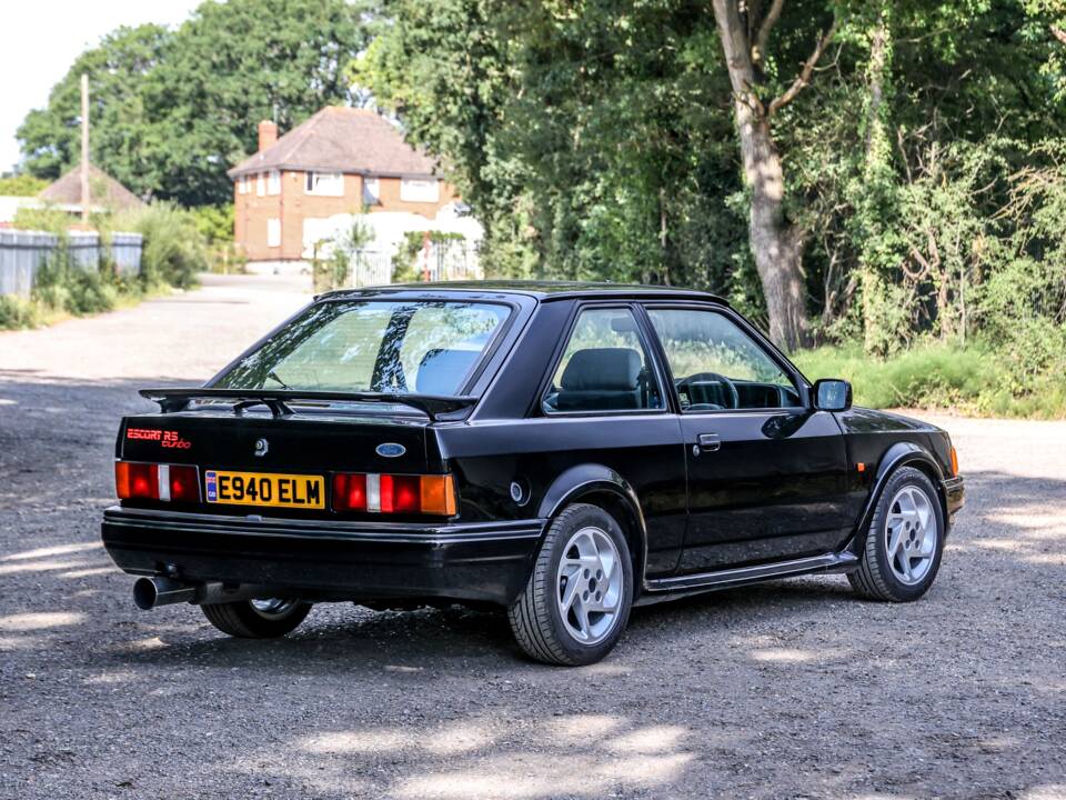 Afbeelding 3/28 van Ford Escort turbo RS (1987)