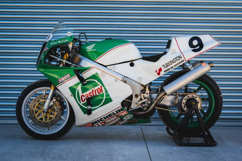 Immagine 2/50 di Honda VFR 750R RC36 (1992)