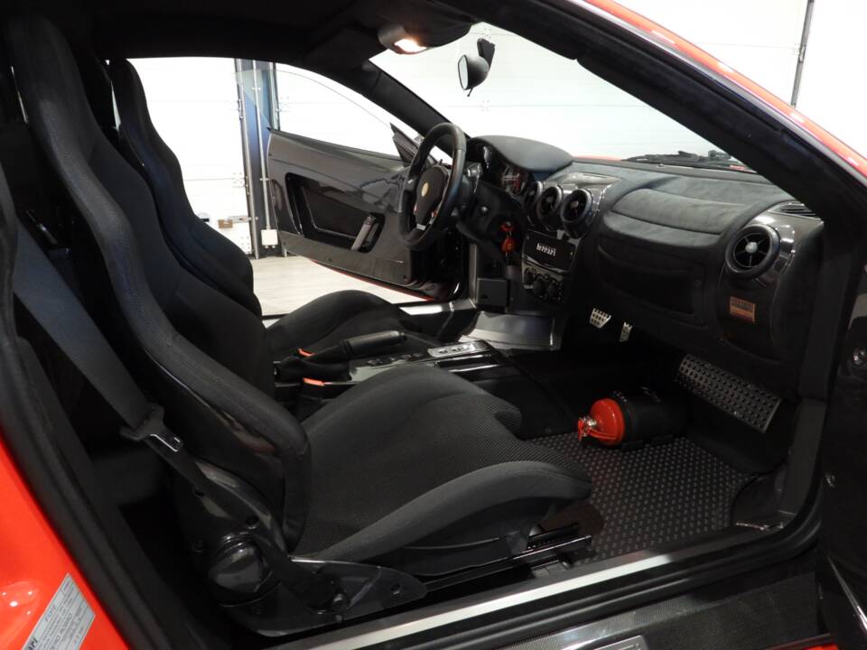 Bild 9/15 von Ferrari 430 Scuderia (2008)