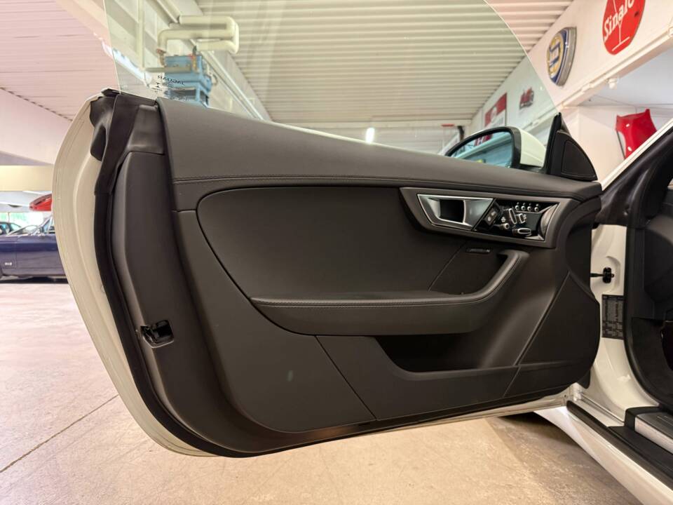 Afbeelding 5/18 van Jaguar F-Type (2017)
