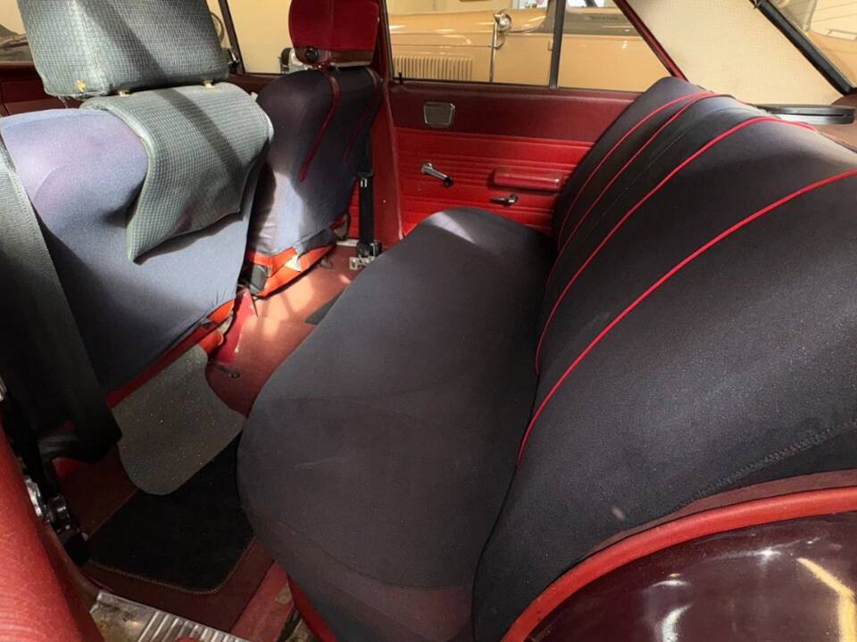Image 9/19 of Ford 17m 1700 (1971)