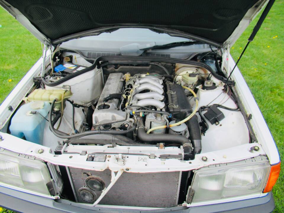 Bild 20/25 von Mercedes-Benz 190 D 2.5 (1986)