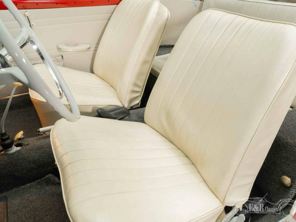 Image 14/19 of Volkswagen Karmann Ghia 1200 (1963)