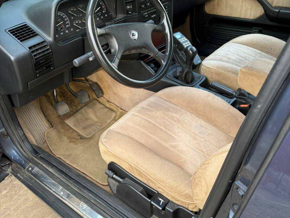 Image 12/20 of Lancia Thema Station Wagon 16V (1992)