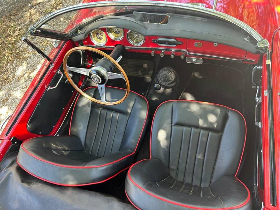 Image 2/8 of Alfa Romeo Giulietta Spider (1959)