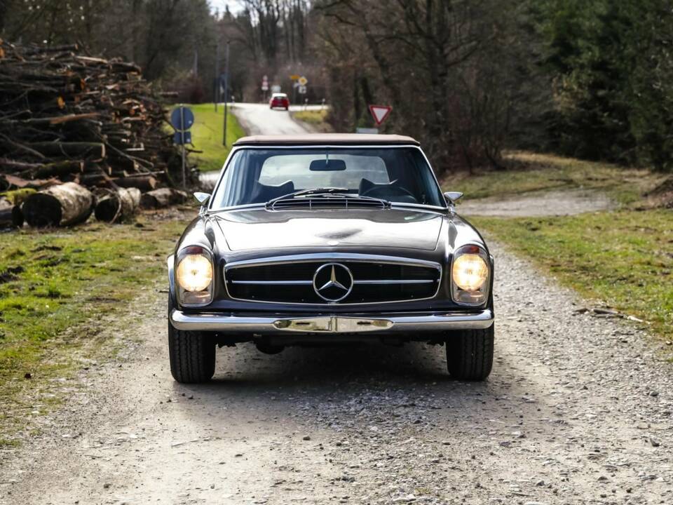Image 4/21 de Mercedes-Benz 280 SL (1969)