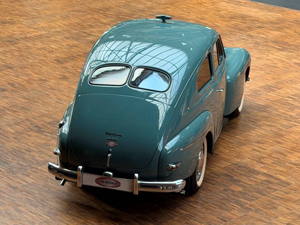 Image 10/34 of Volvo PV 444 (1951)