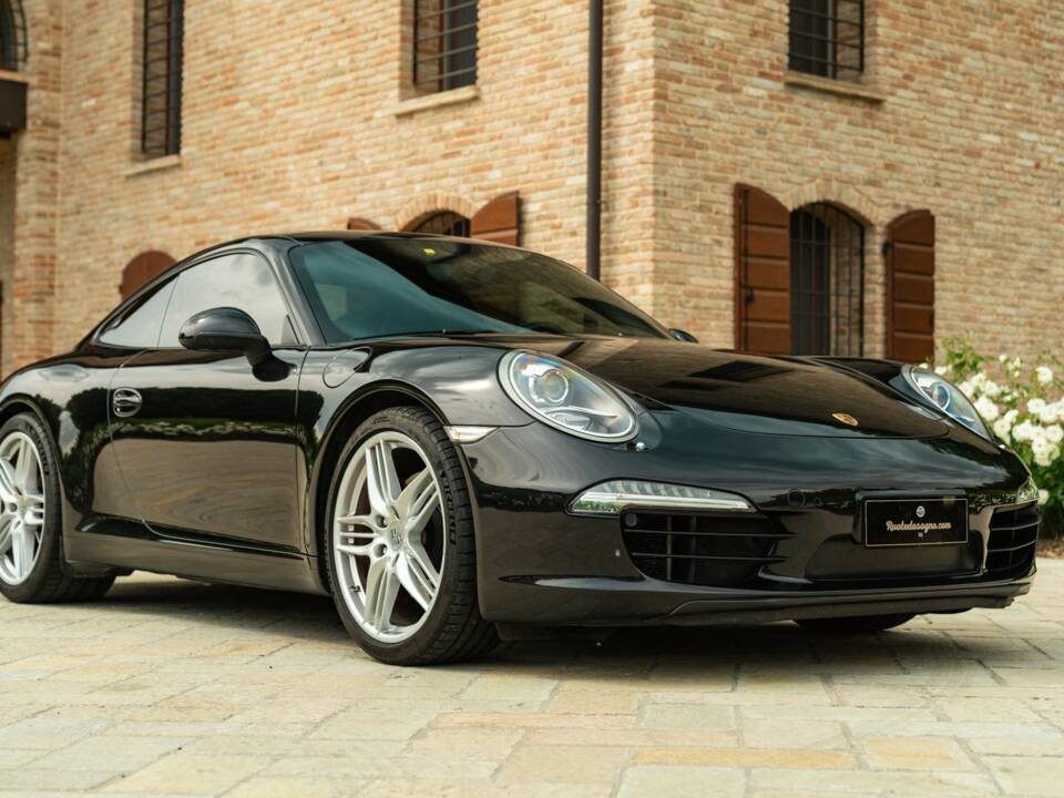 Image 9/50 of Porsche 911 Carrera S (2013)