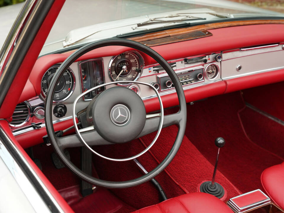 Image 42/50 of Mercedes-Benz 280 SL (1969)