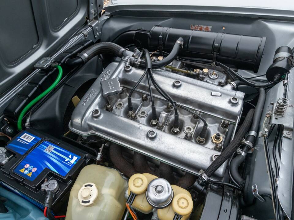 Image 4/50 de Alfa Romeo Giulia GT 1300 Junior (1972)