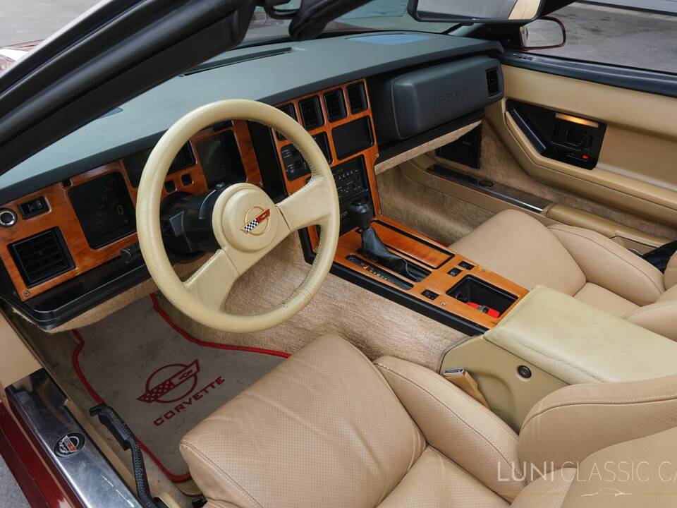 Afbeelding 30/45 van Chevrolet Corvette Convertible (1988)