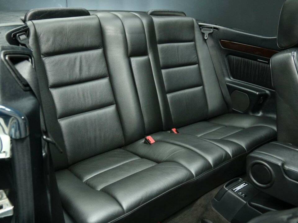 Immagine 20/30 di Mercedes-Benz E 320 (1997)