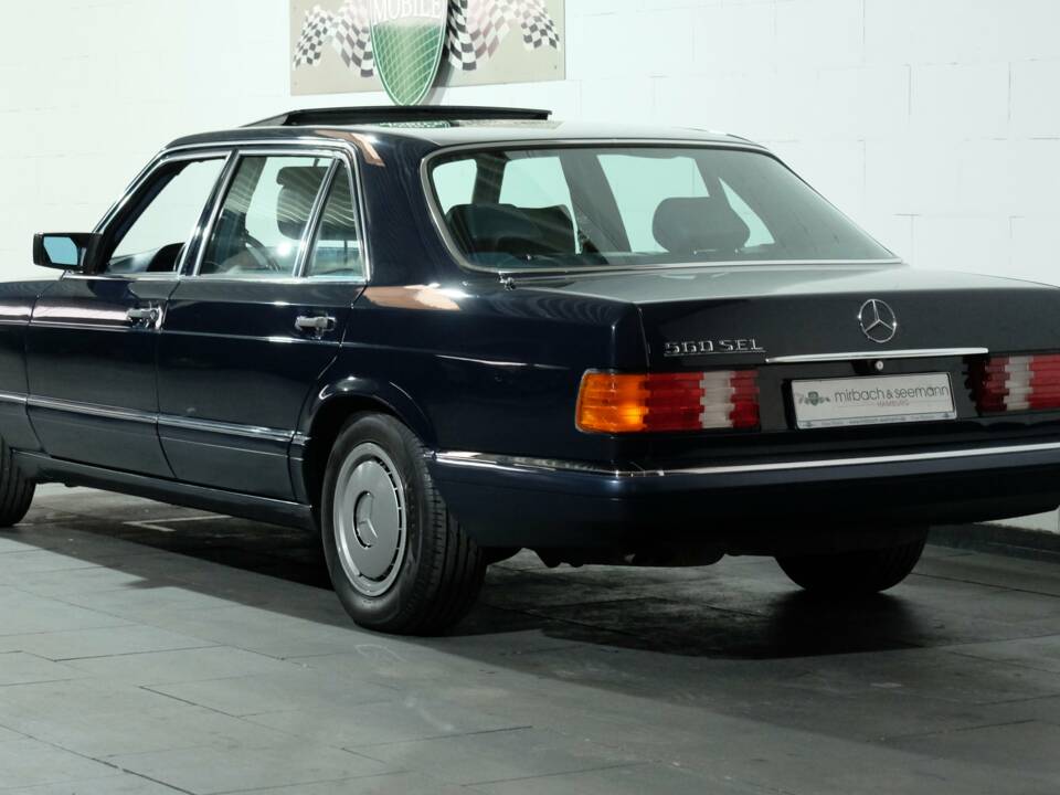 Afbeelding 3/32 van Mercedes-Benz 560 SEL (1990)