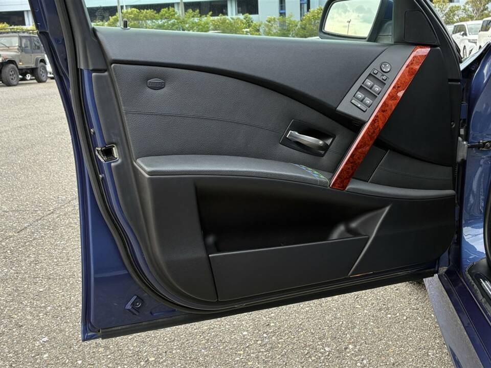 Immagine 15/62 di ALPINA B5 (2007)