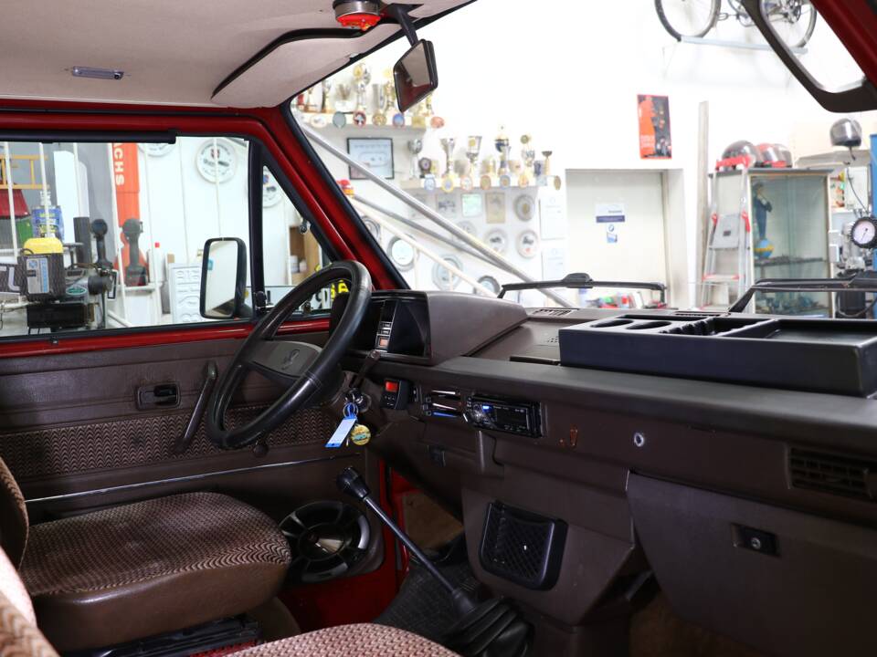 Bild 20/37 von Volkswagen T3 Westfalia Joker 1.6 TD (1985)