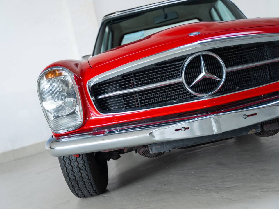 Image 16/35 of Mercedes-Benz 280 SL (1970)