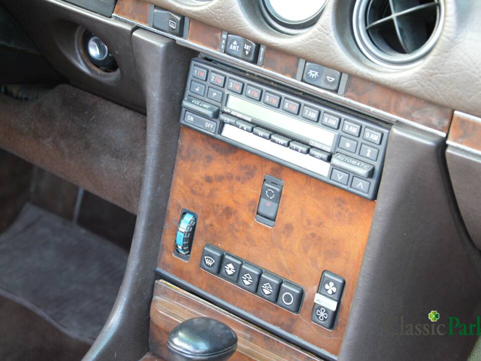 Image 36/47 de Mercedes-Benz 560 SL (1986)