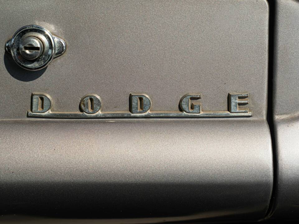 Image 42/50 of Dodge Coronet "Red Ram" (1953)