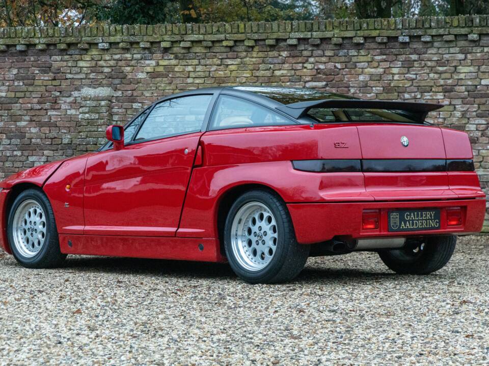 Image 2/50 of Alfa Romeo SZ (1991)