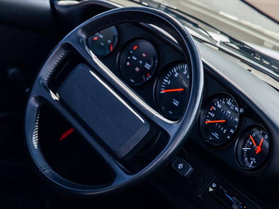 Image 62/132 of Porsche 911 Speedster 3.2 (1989)