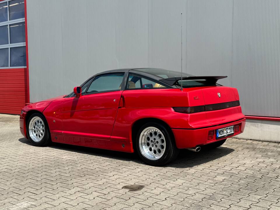 Afbeelding 6/21 van Alfa Romeo SZ (1991)