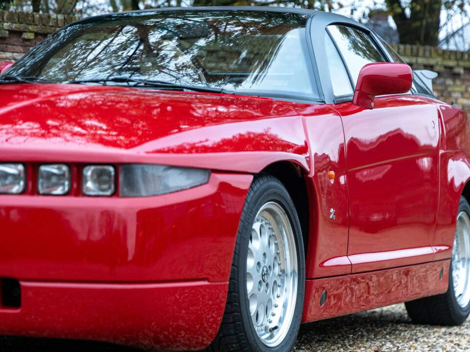 Image 27/50 de Alfa Romeo SZ (1991)