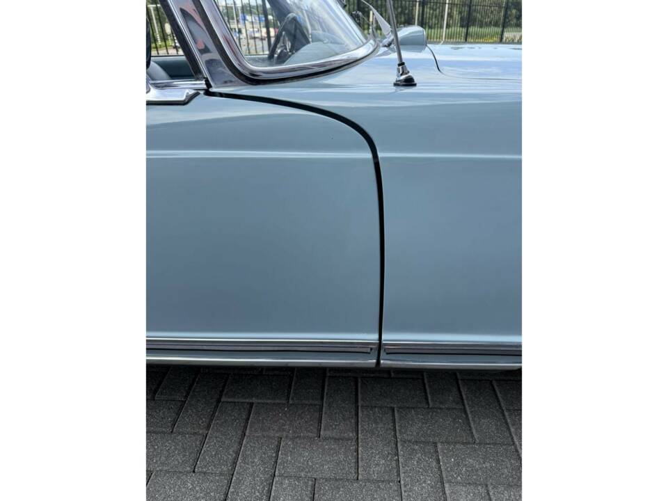 Image 20/43 de Mercedes-Benz 280 SL (1969)