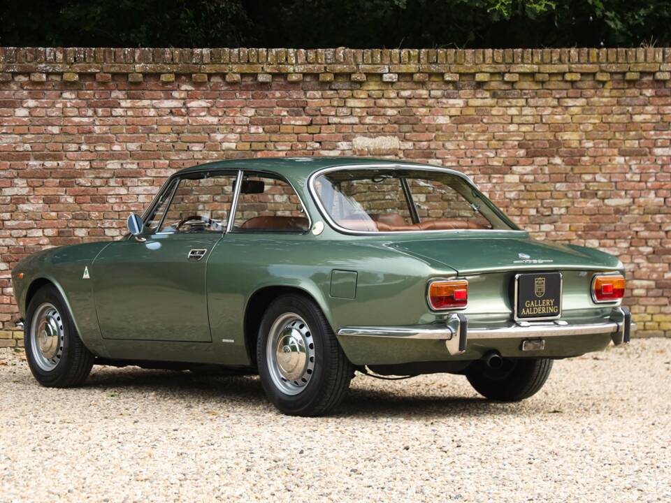 Bild 2/50 von Alfa Romeo 1750 GT Veloce (1971)