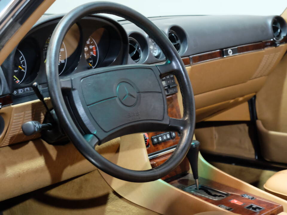 Bild 30/42 von Mercedes-Benz 560 SL (1989)
