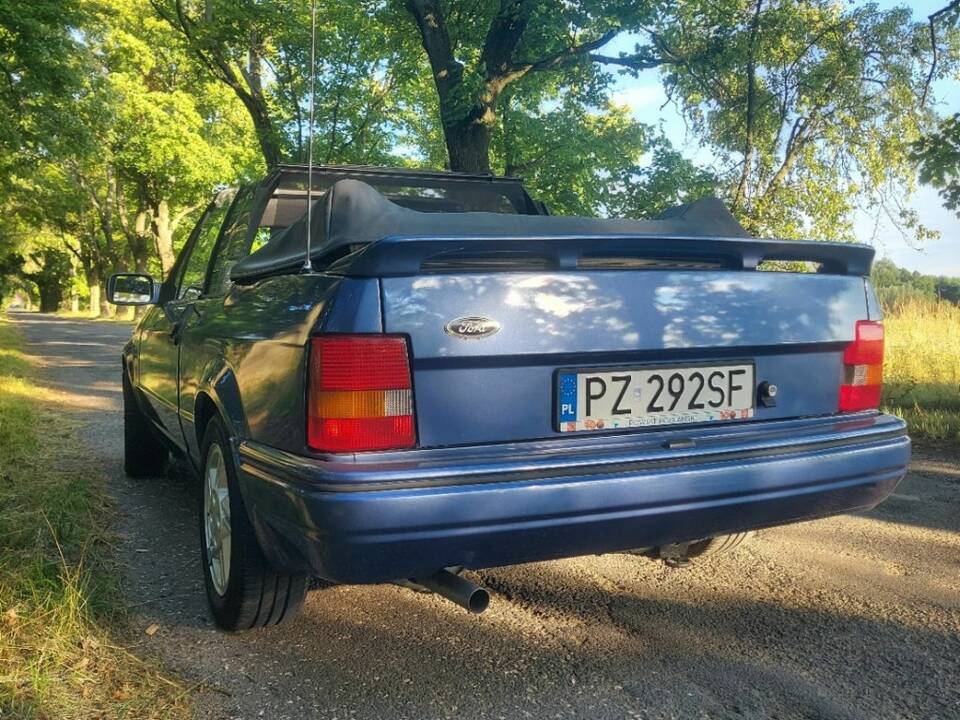 Bild 4/8 von Ford Escort 1.6 Cabrio (1988)