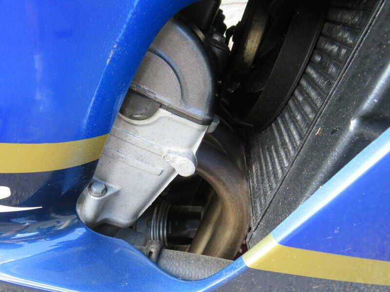 Image 22/41 de Honda CBR 900RR Fireblade (1993)