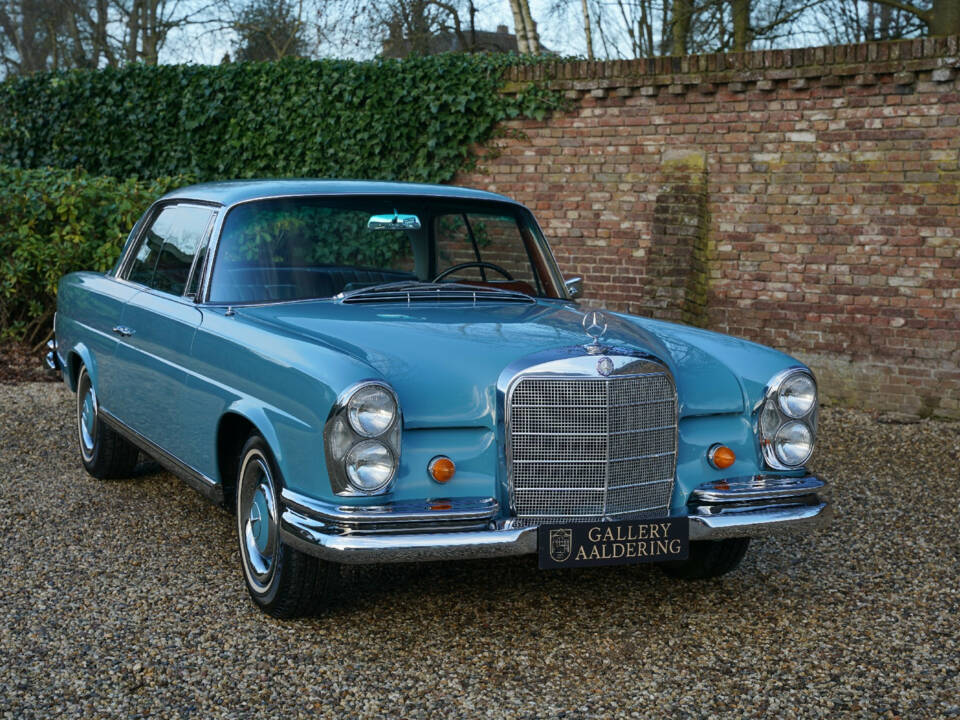 Image 46/50 of Mercedes-Benz 250 SE (1967)