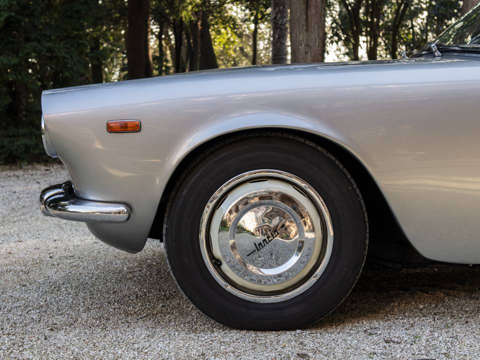 Image 12/50 de Lancia Flaminia GT Touring (1963)