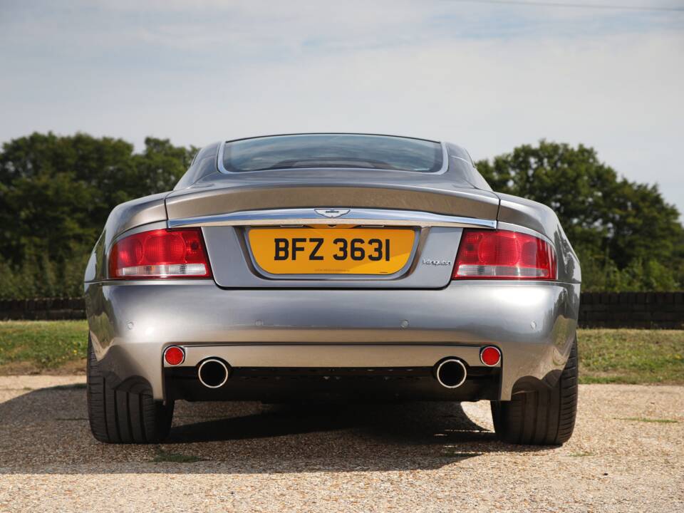 Afbeelding 9/22 van Aston Martin V12 Vanquish (2003)