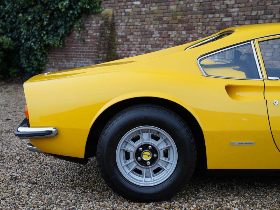Image 45/50 de Ferrari Dino 246 GT (1971)