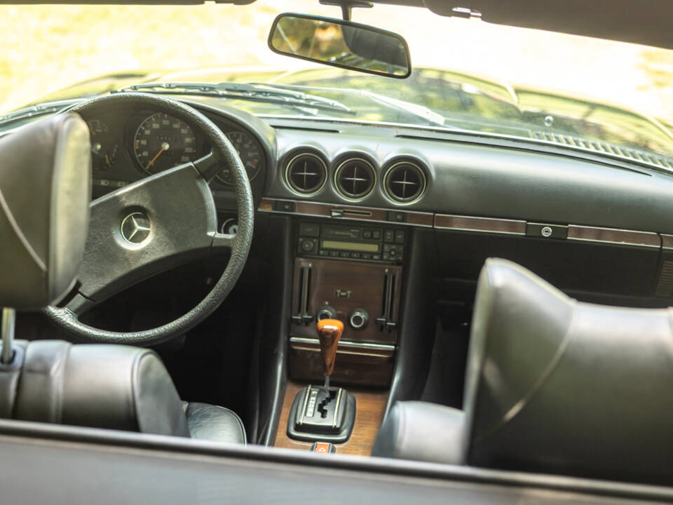 Afbeelding 6/11 van Mercedes-Benz 280 SL (1979)