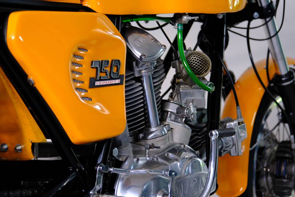 Afbeelding 92/96 van Ducati 750 Sport (1974)