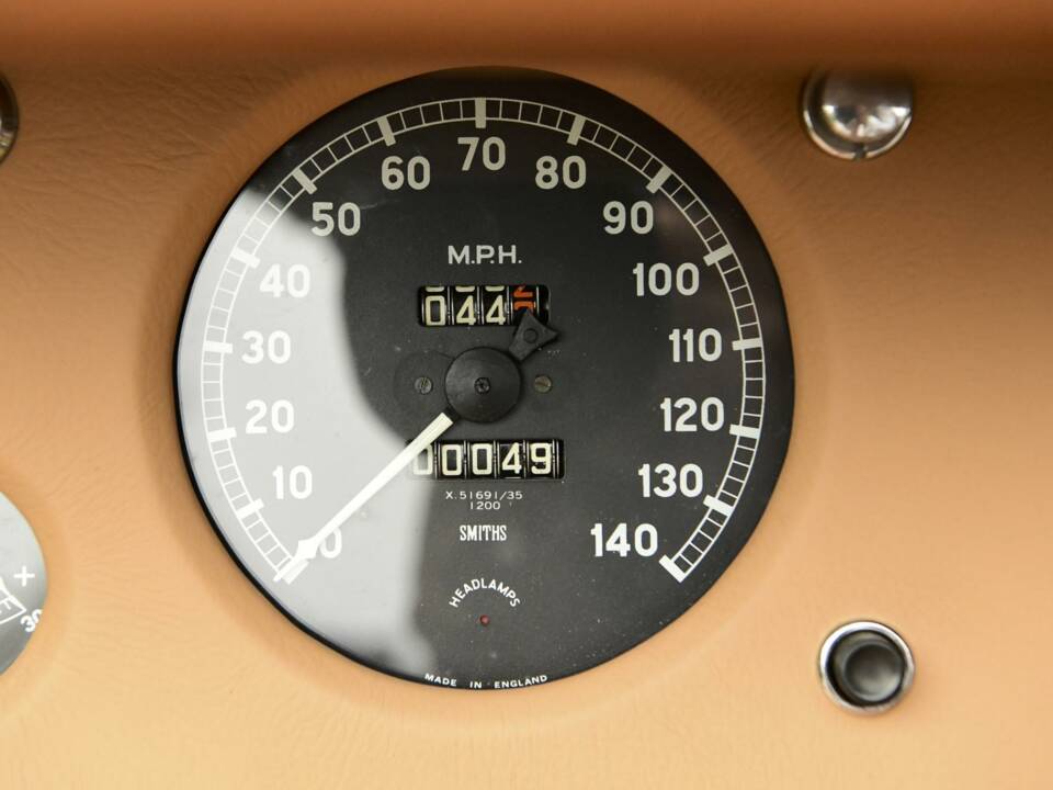 Image 37/50 of Jaguar XK 120 OTS (1950)