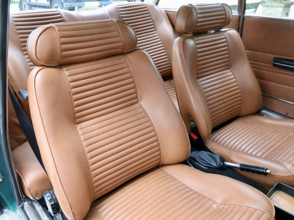 Immagine 15/50 di Alfa Romeo 2000 GTV (1973)