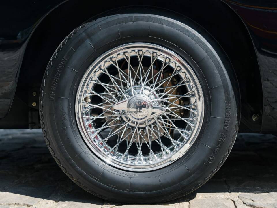 Afbeelding 17/75 van Aston Martin DB 5 Volante (1964)