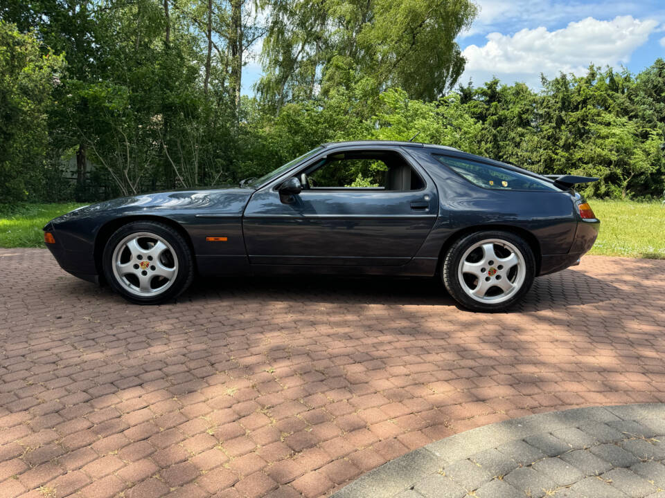 Image 13/77 de Porsche 928 GT (1990)