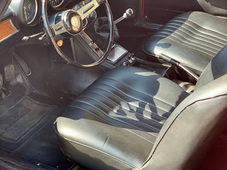 Bild 13/19 von Alfa Romeo Giulia 1300 GT Junior (1969)
