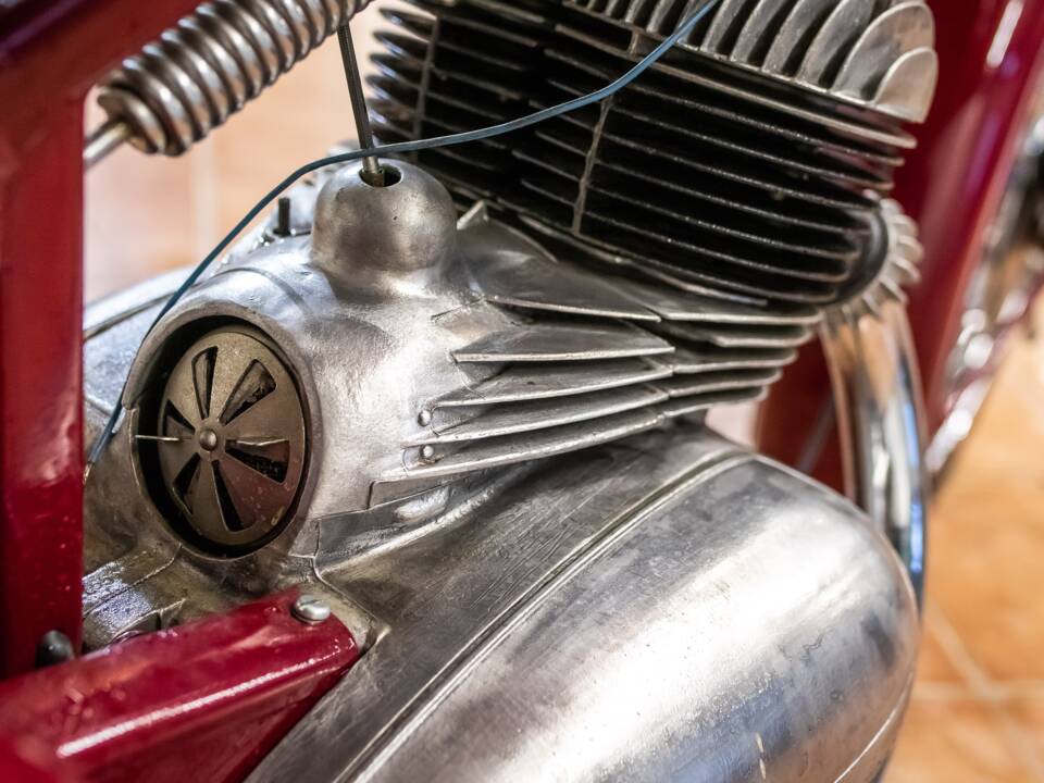 Bild 11/13 von Jawa 350 Typ 354 (1900)