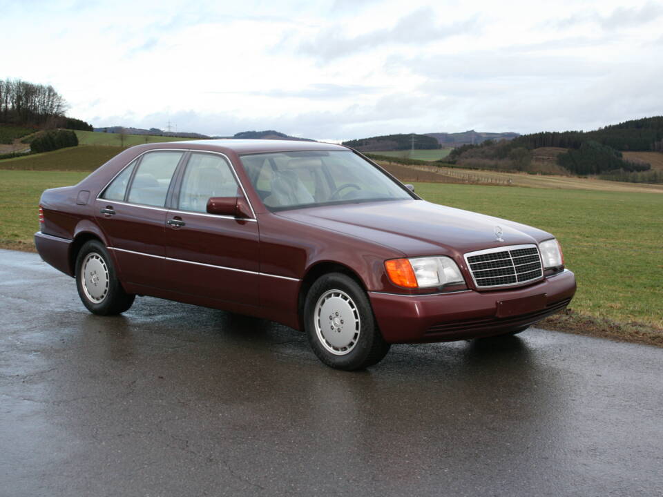 Image 2/69 of Mercedes-Benz 500 SE (1992)