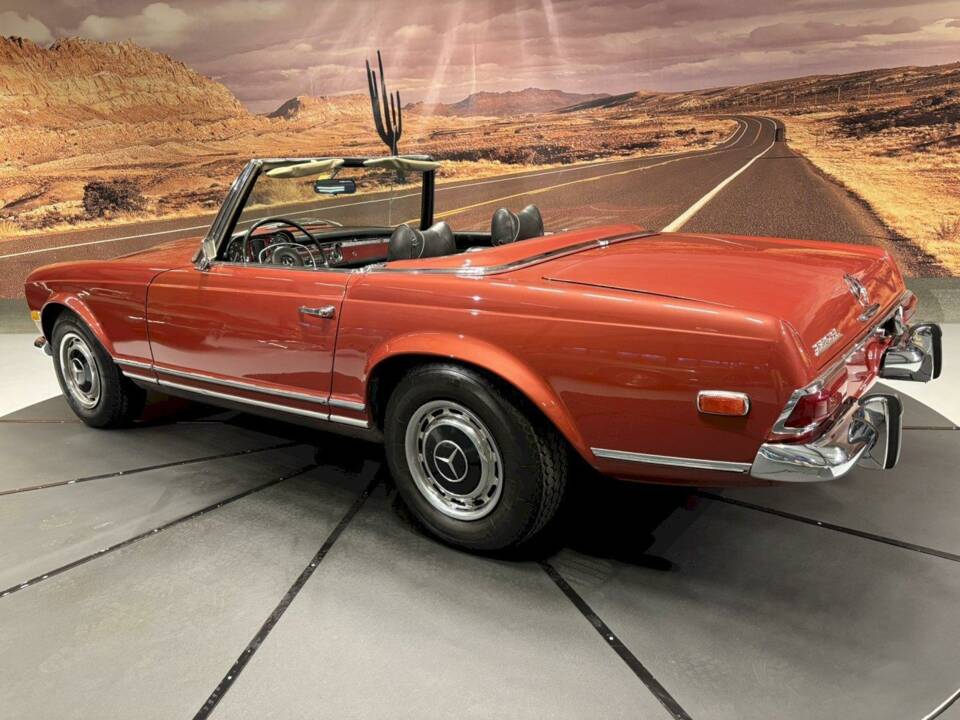 Image 8/35 de Mercedes-Benz 280 SL (1969)