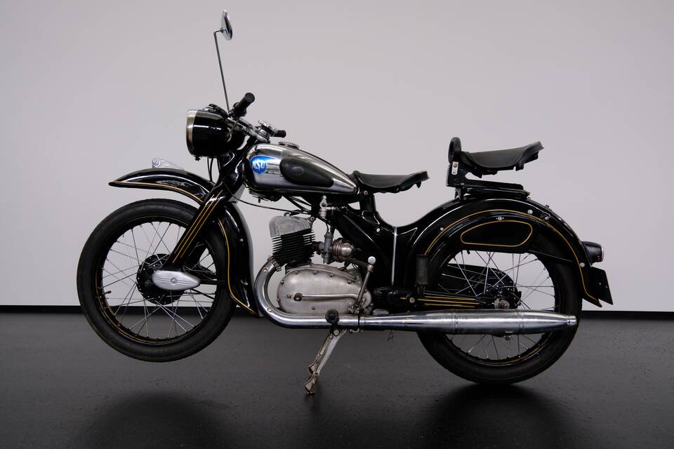 Immagine 35/82 di NSU Lux (1952)