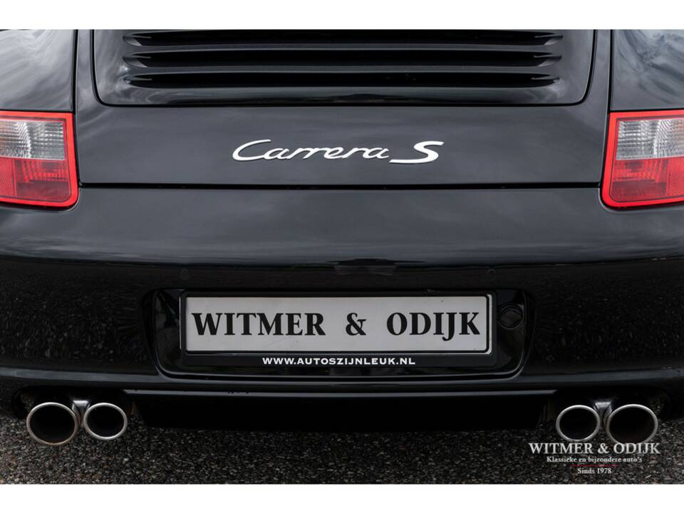 Image 23/32 of Porsche 911 Carrera S (2005)