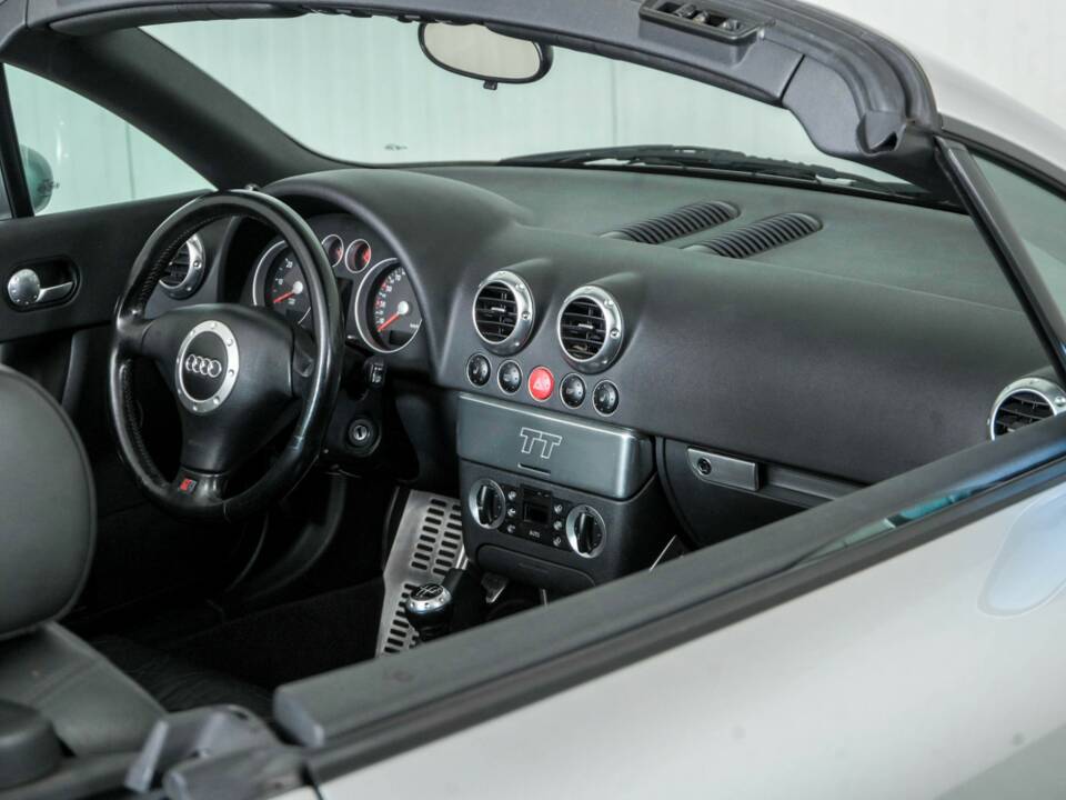 Bild 32/50 von Audi TT 1.8 T (2000)
